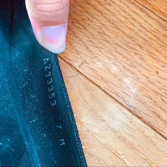 Stuart Weitzman black pointed toe kitten heels - Picture 10 of 10